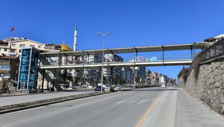Ankara Büyükşehir Belediyesi’nden yeni modern yaya üst geçitleri
