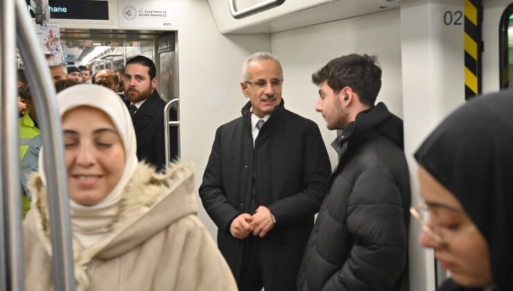 Bakan Uraloğlu ,Ankara uçağına metroyla ulaştı