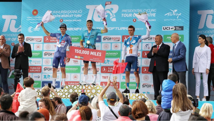 Cumhurbaşkanlığı Türkiye Bisiklet Turu’nun Kemer-Kaş etabını Max Kanter kazandı